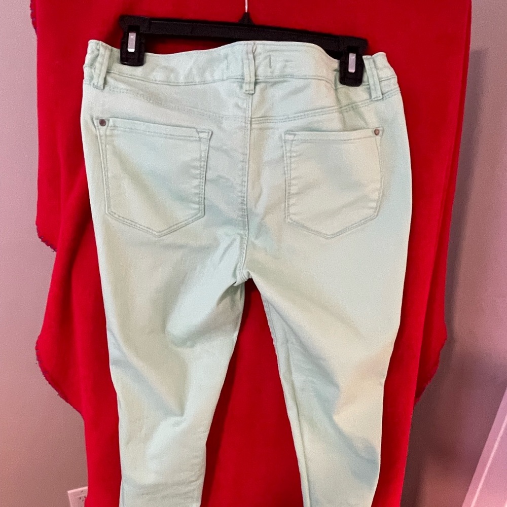 Brand: Kardashian
Pants Size: 8 (Mint Green)